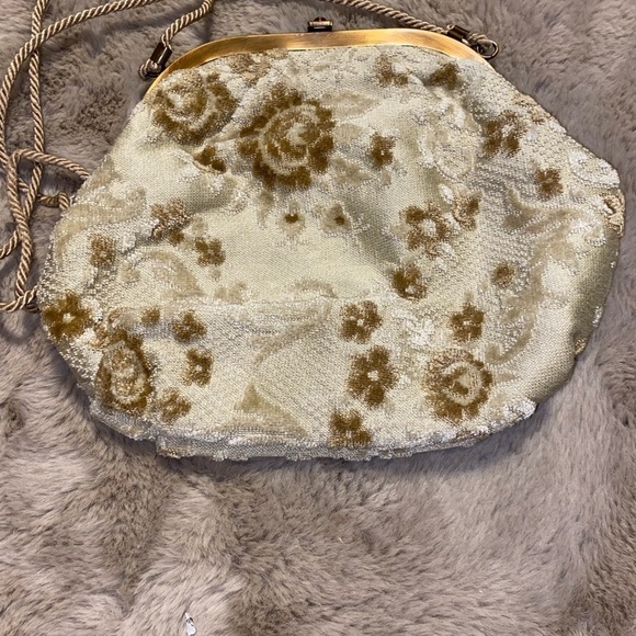 Vintage richmark USA keyhole baroque flower tapestry snap clip crossbody purse - Picture 4 of 7